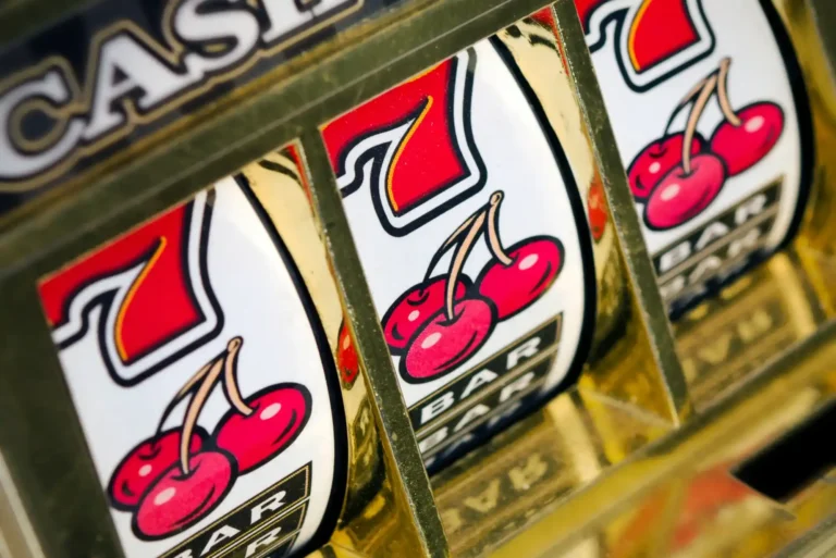 Reels Expand in Slots